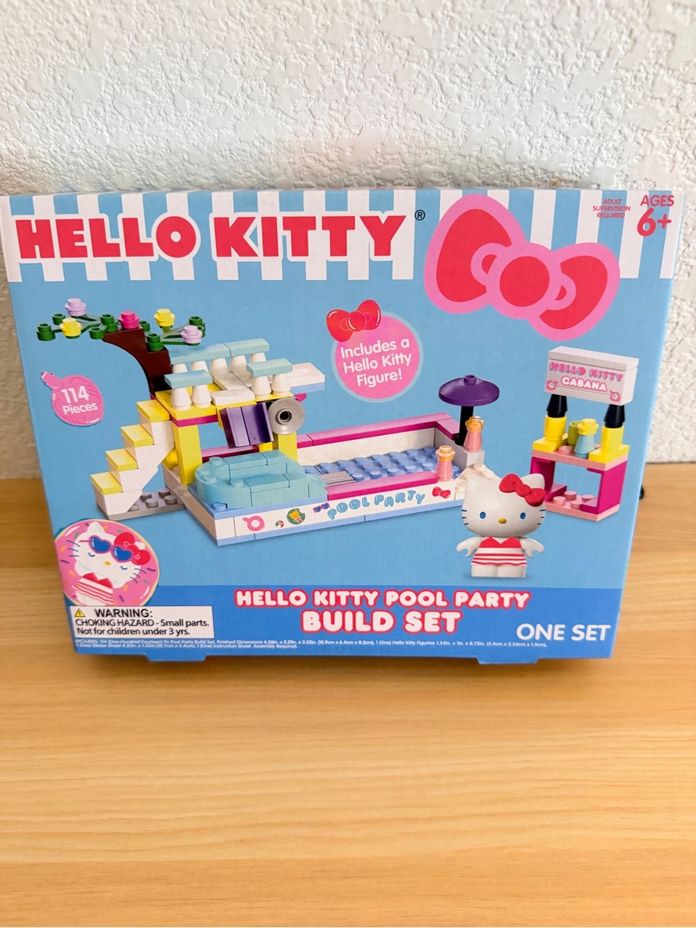 Hello Kitty Pool Party Build Set - Pink, Blue, Yellow, White